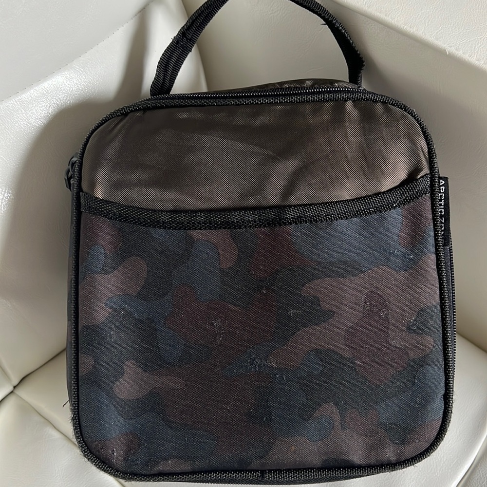 🍎 Arctic Zone Camo Lunchbox